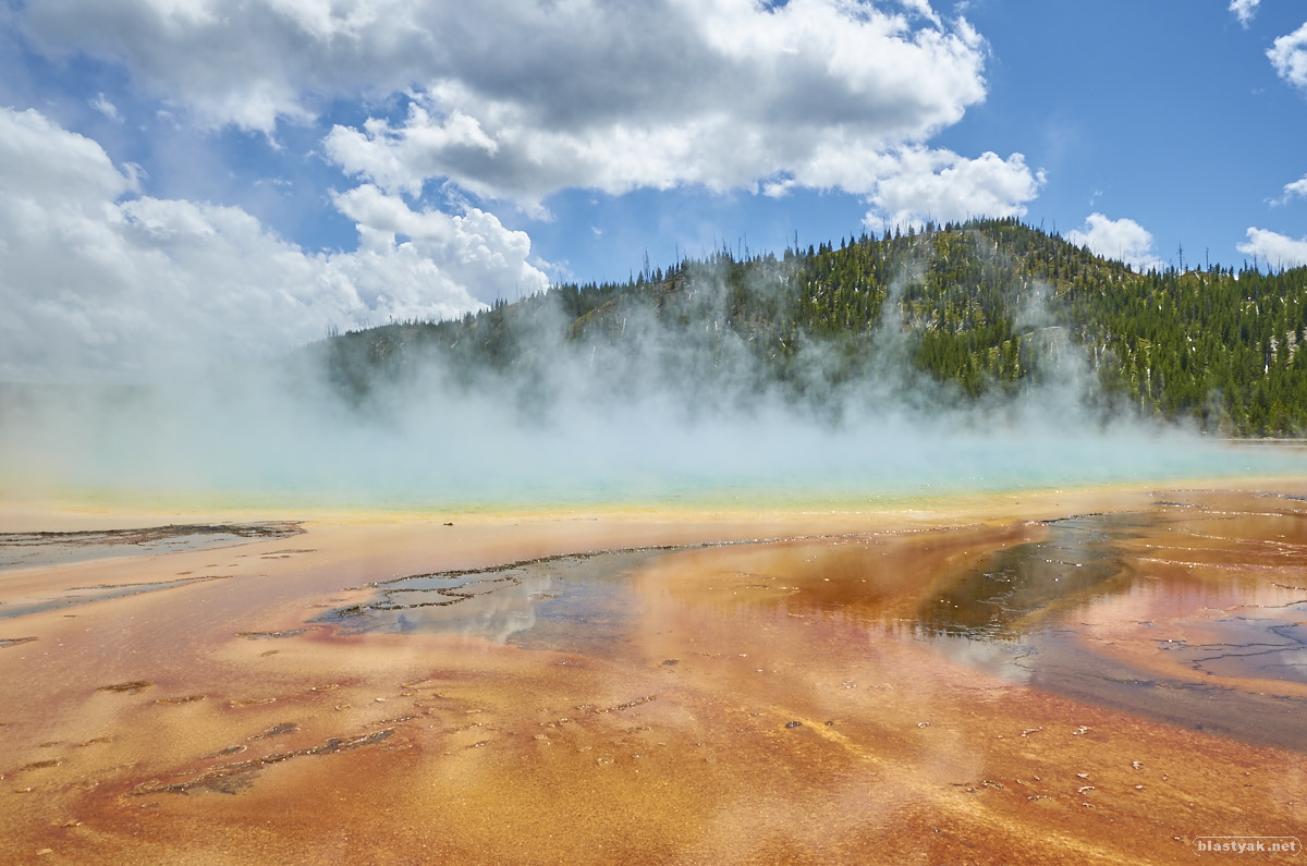 Approaching Grand Prismatic Spring