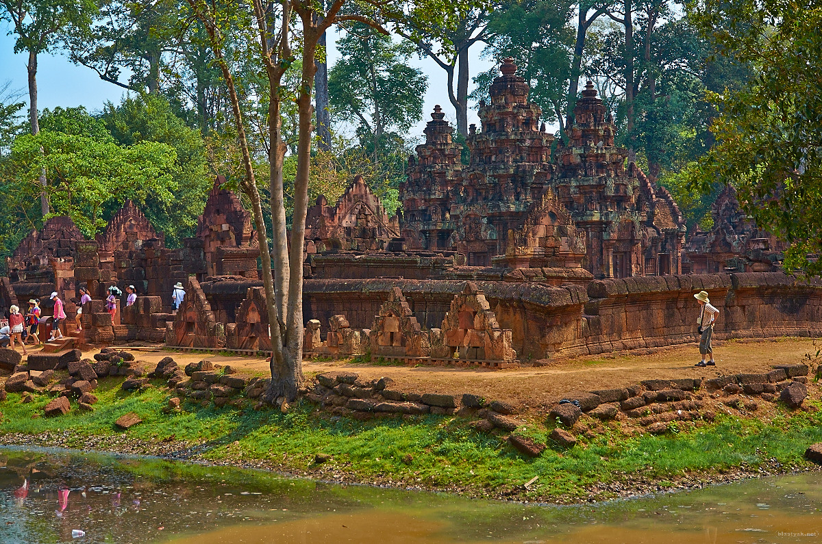 Banteay Srei from the outside
