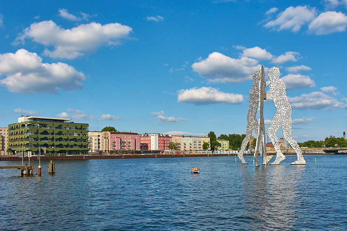 Molecule Man in the Spree river